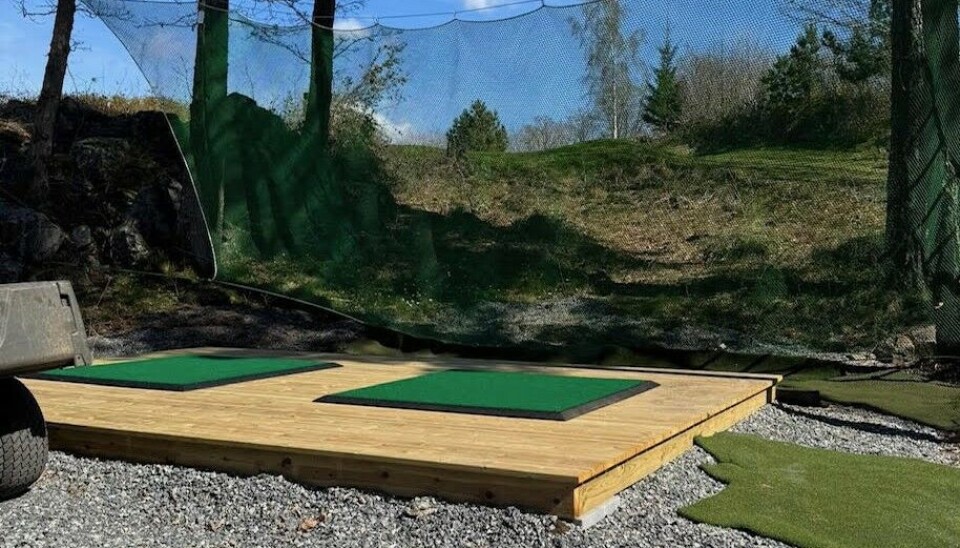 Kristiansand Golfklubb har satt opp en oppvarmings rampe på hull 1.