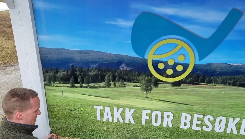 Skiltet er også oppe når du reiser fra Polarsirkelen Golfpark.