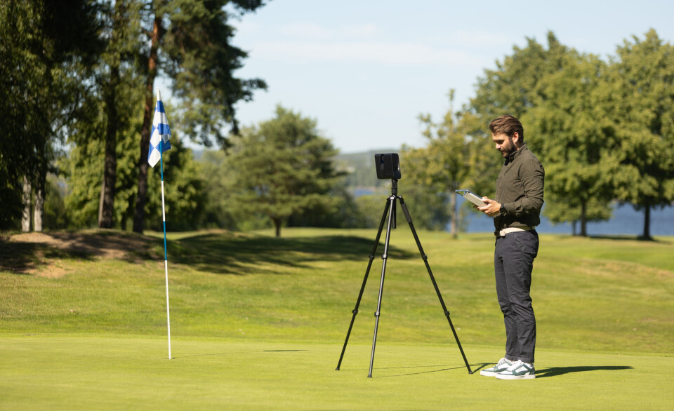 Takket være dette kameraet kan Marcus Holum og resten av byrået FotoEtcetera. gi golfere sjanse til å bli bedre kjent med norske baner.