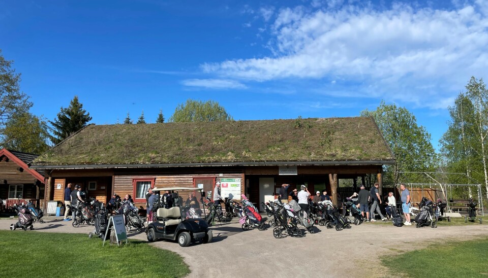 Det er folksomt når Hof GK sprer uhøytidelig golfglede i form av Mandagsmoro. Slik ser det ut når Hof GK sprer uhøytidelig golfglede i form av Mandagsmoro.