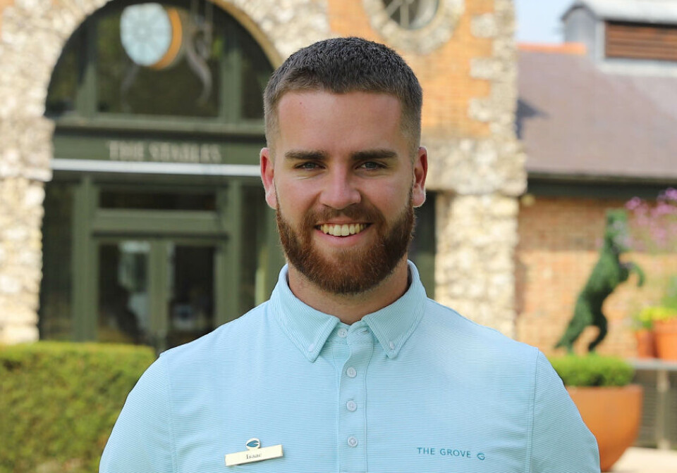 Isaac Rowlands er til daglig assisterende pro ved The Grove utenfor London.