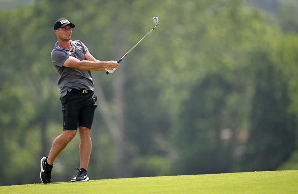 Her er Viktor Hovland i trening på Oakmont tirsdag. De to første dagene spiller han med Scottie Scheffler og Collin Morikawa (innfelt).