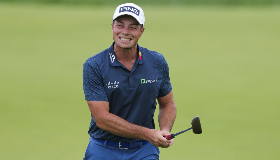 Viktor Hovland hadde ikke sin beste dag på greenene – og det kostet ham seieren på Oakmont søndag. Men nordmannen ga aldri opp, og kan være stolt av sin 3. plass – hans beste plassering i U.S. Open.