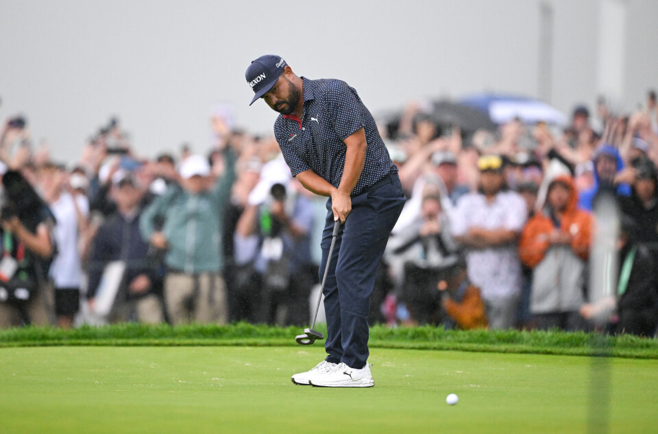 J.J. Spaun har nettopp sendt ballen mot hullet – over 20 meter unna.