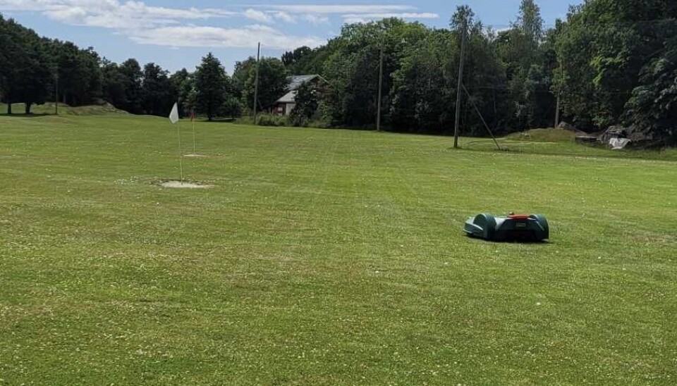 Robotklipperne gjør jobben sin på Tjøme Golfklubb og klubben er godt fornøyd med jobben de gjør.