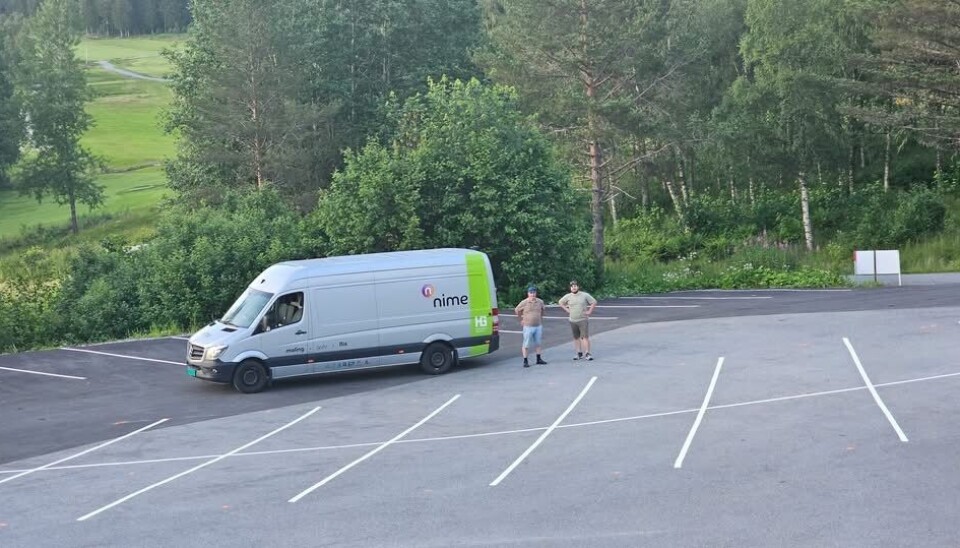 NIME As med gutta Jan Helge og Håkon har gjort jobben og merke de 70 parkeringsplassene på Solnør Gaard Golfbane.