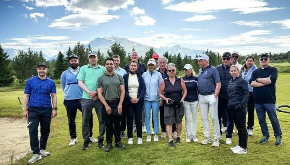 Tromsø Golfklubb hadde denne uken besøk fra sin vennskapsklubb i Østerrike Adamstal Golf Club. Her er spillere fra begge klubber samlet etter vennskapsmatchen.