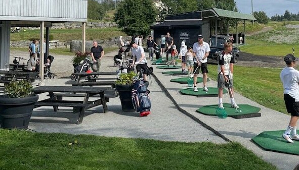 Nå er rangen på Haugesund Golfpark åpnet med 30 utslagsmatter.