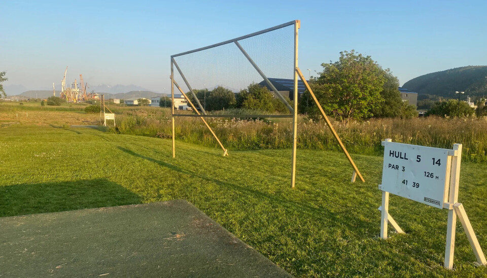 Giske Golfklubb gjør forandringer på golfbanen på grunn av sikkerheten.