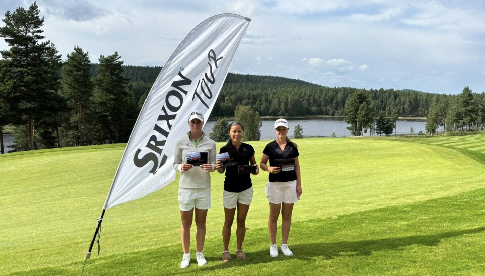 Fiona Wahlund (i midten) vant J15-klassen etter en score på +7.
