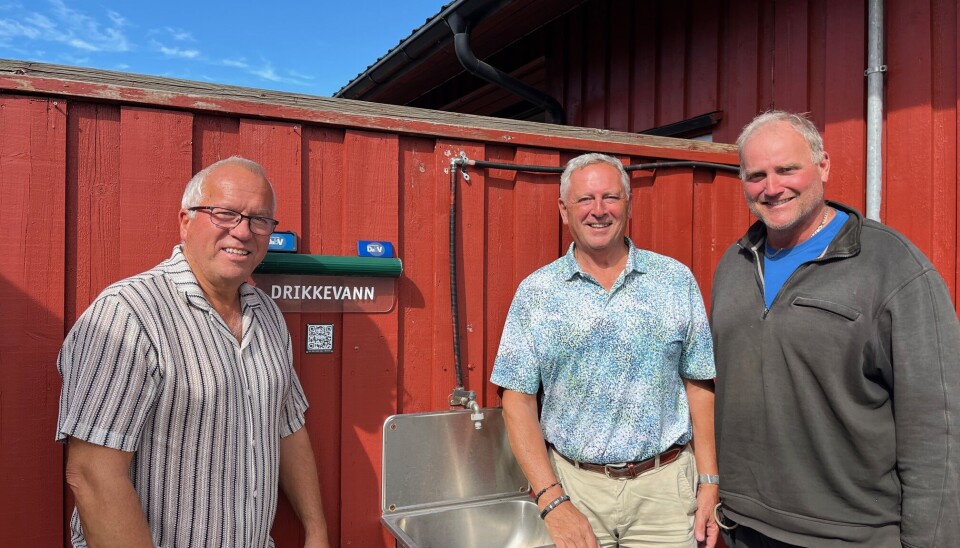 Gründer Roger Kilaas og Stein Sommerseth fra firmaet og head greenkeeper Runar Demmene er fornøyde så langt.