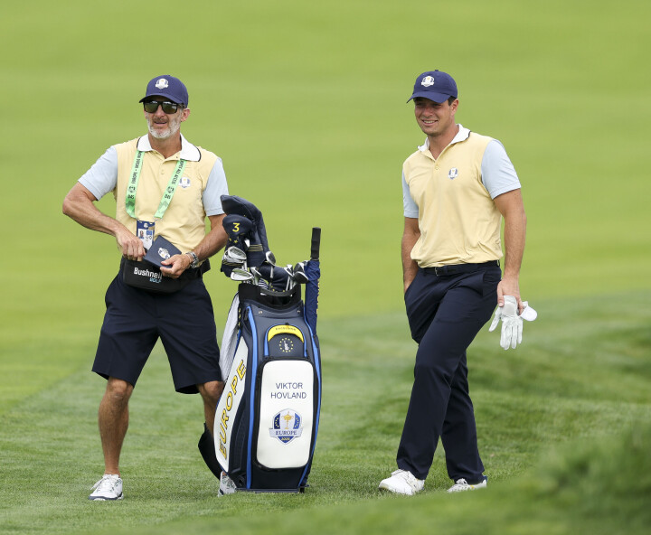 Bethpage Black er tøff, men det går an å gjøre birdie fra roughen er Hovlands analyse.
