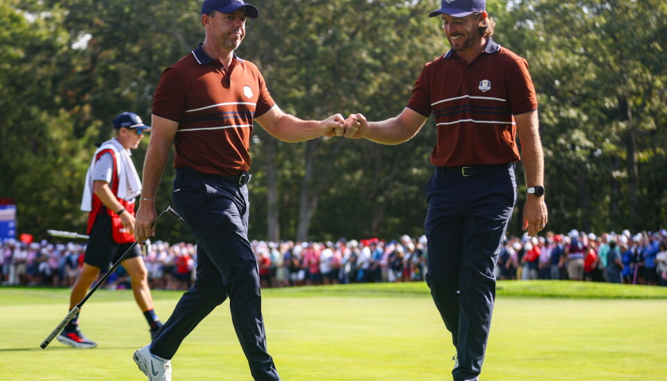 McIlroy og Fleetwood har bydd på store problemer for amerikanerne, og sikret nok et poeng for Europa lørdag morgen.