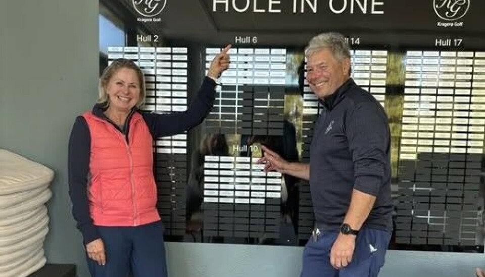 Margrete Næss Olsen og John Pascual fra Kragerø Golfklubb satte hole-in-one med fire hull i mellom.