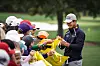 Smilet satt løst hos Viktor Hovland under den første treningsdagen i Masters-uken, og de unge autografjegerne fikk også sitt.