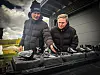 Salgsansvarlig Jan-Are Larsen (t.h.) og club fitter Oskar Risnes er klare for å rulle ut den nye GTS-serien. Her viser de fra, produktet på Miklagard.